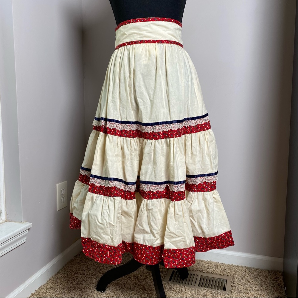 Jessica’s Gunnies Vintage off-white and red teared Prairie Skirt Size 5